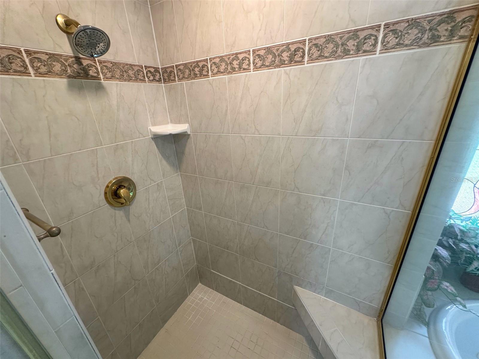 AUTUMN OAKS - Residential