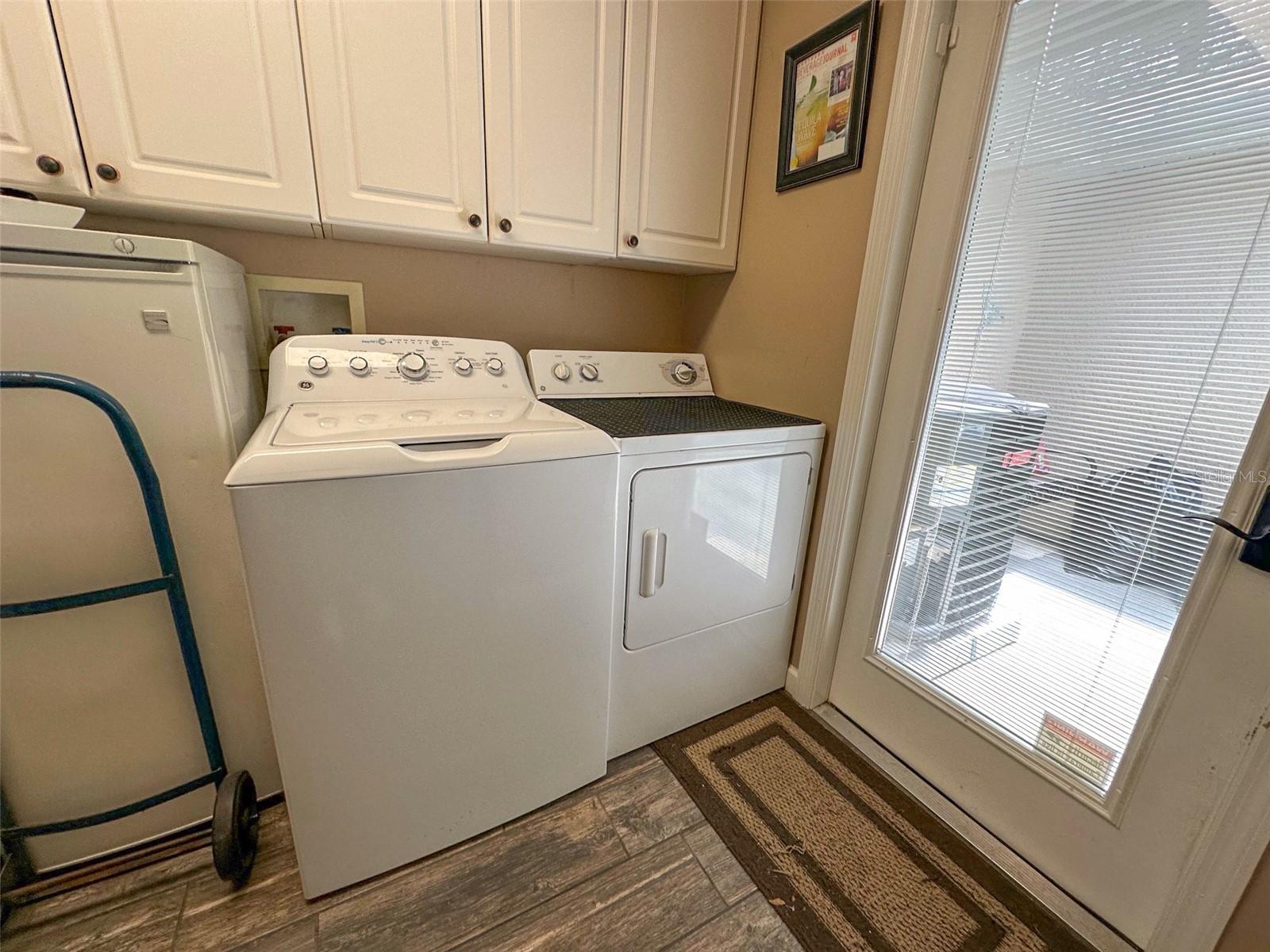 AUTUMN OAKS - Residential