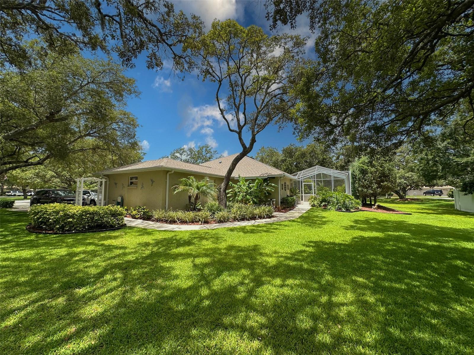 AUTUMN OAKS - Residential