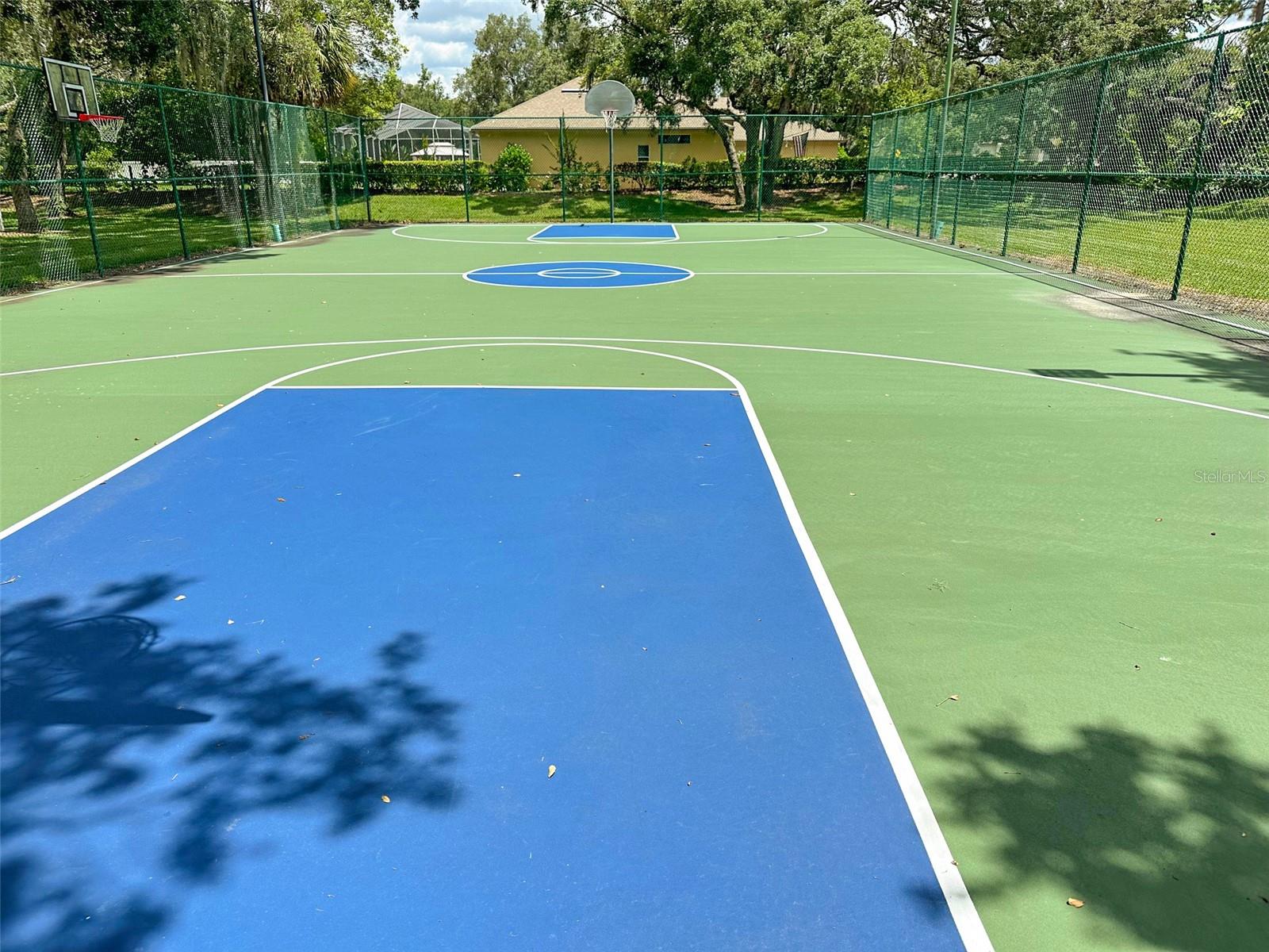 AUTUMN OAKS - Residential