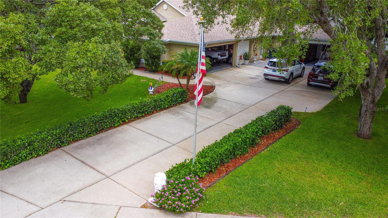 AUTUMN OAKS - Residential