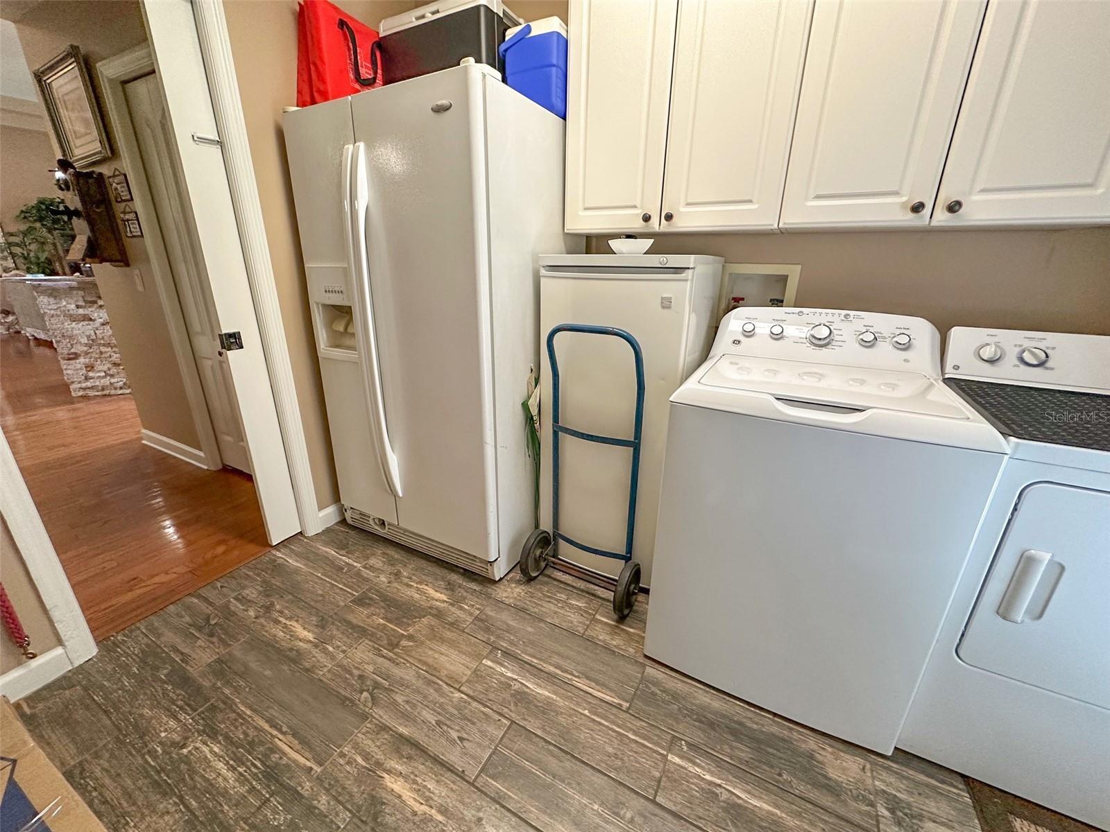 AUTUMN OAKS - Residential