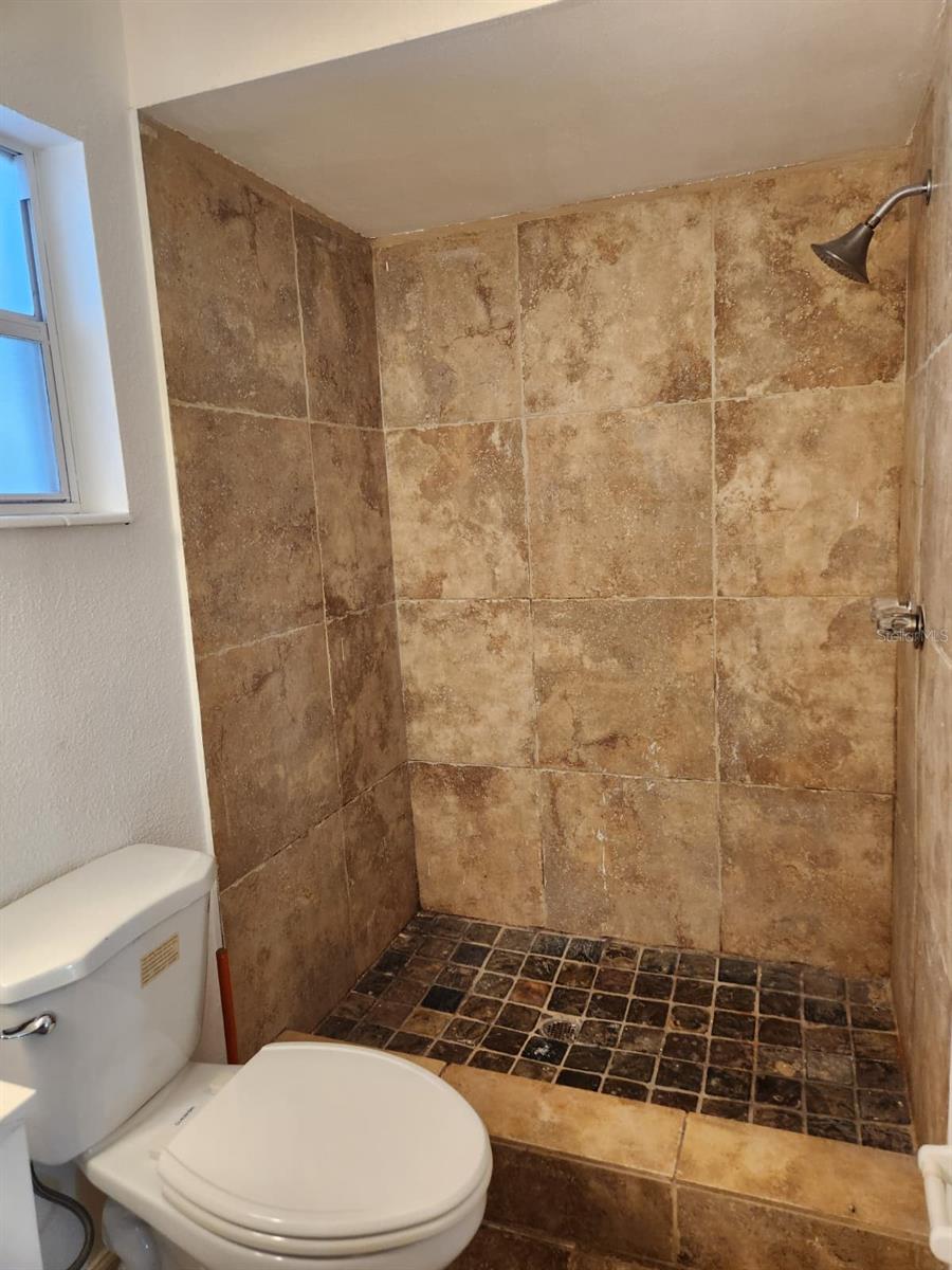 LAKE KATHRYN WOODS - Residential