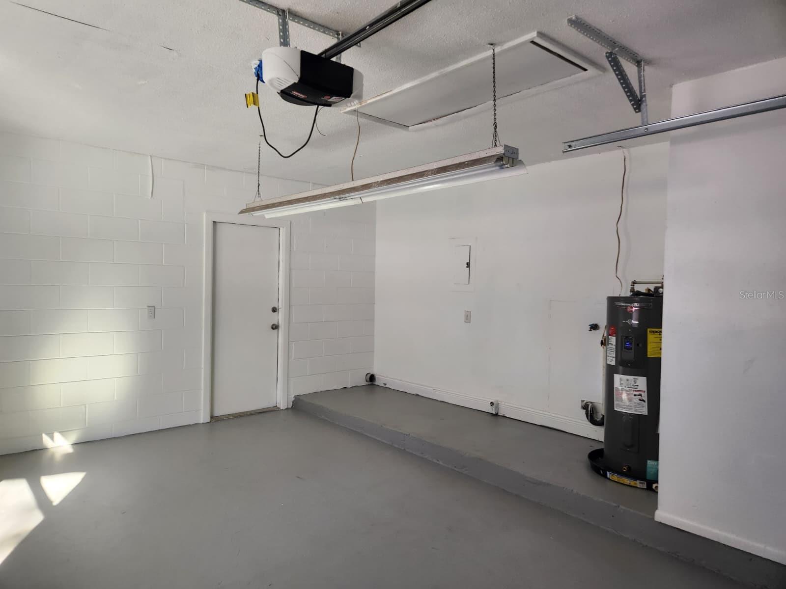 LAKE KATHRYN WOODS - Residential