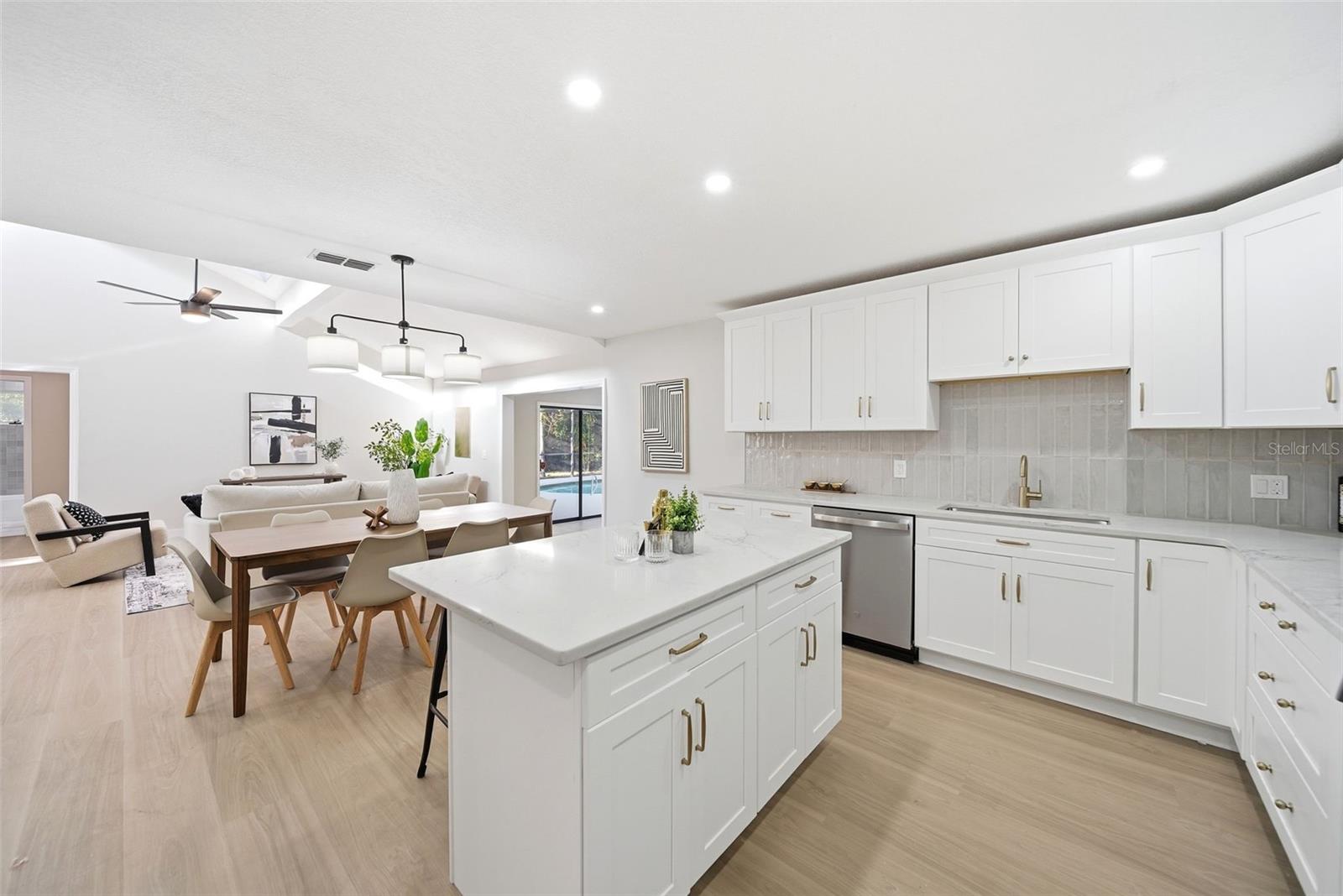 HARBOUR OAKS UNIT 1 - Residential