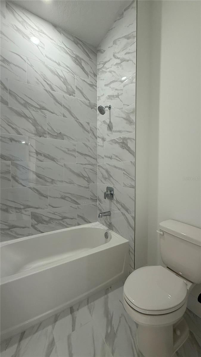 PALMS AT WINDERMERE - Residential Lease