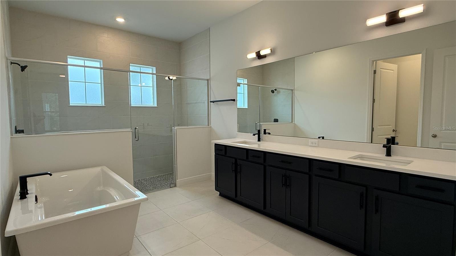PALMS AT WINDERMERE - Residential Lease