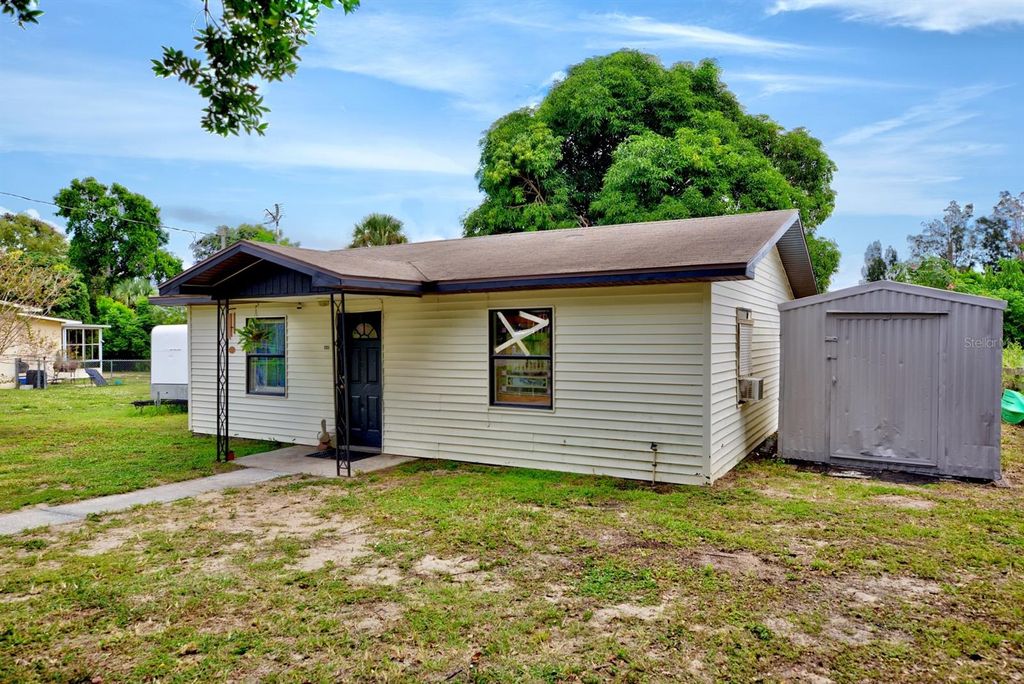 Photo of 131 Wiggins Avenue, Avon Park, FL 33825 (MLS # L4956292)