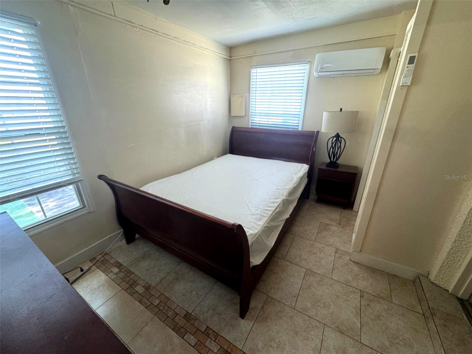 SPANISH ACRES - Residential