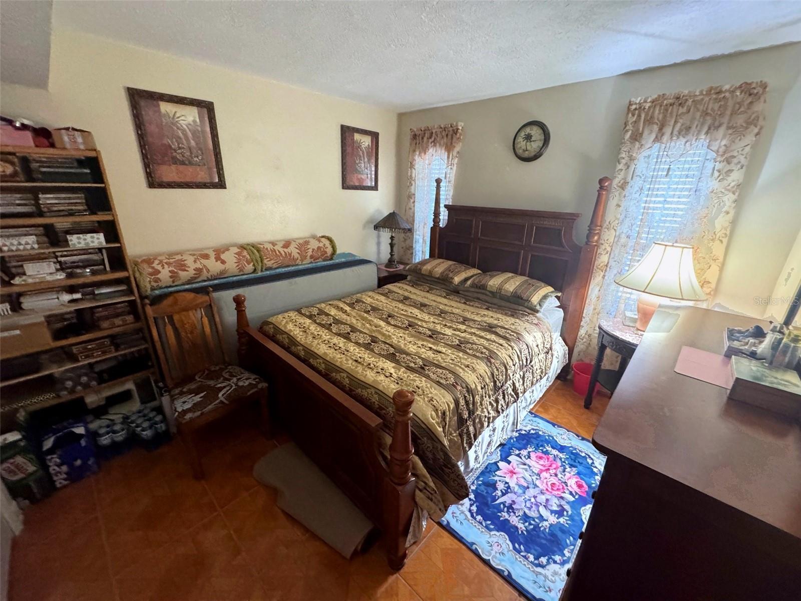 SPANISH ACRES - Residential
