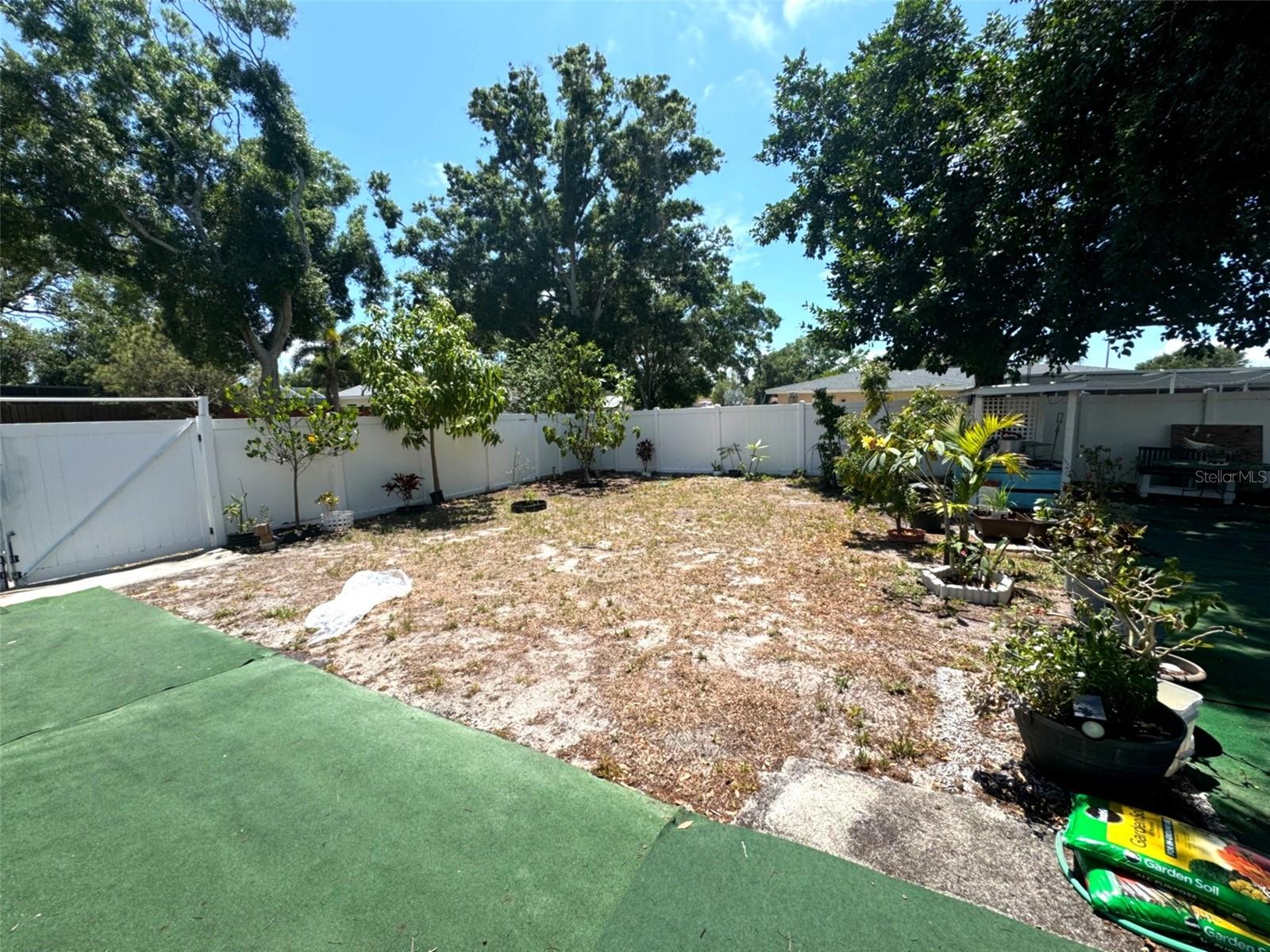 SPANISH ACRES - Residential