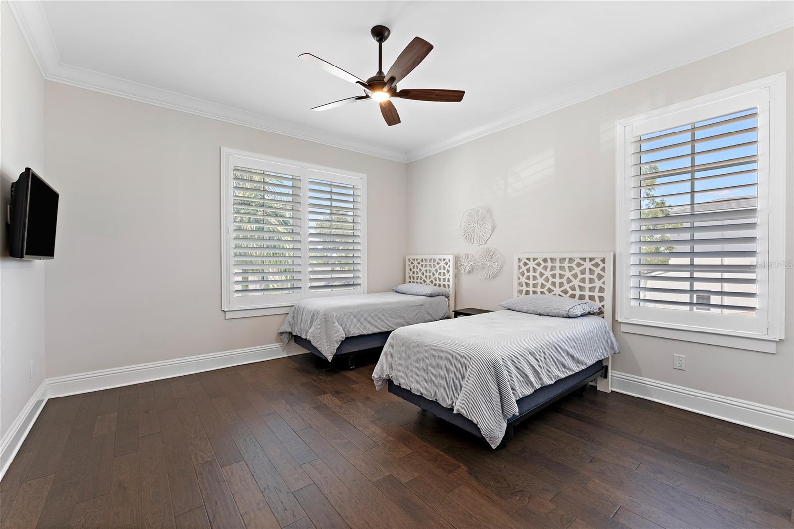 SUNSET PARK ISLES UNIT 5 - Residential