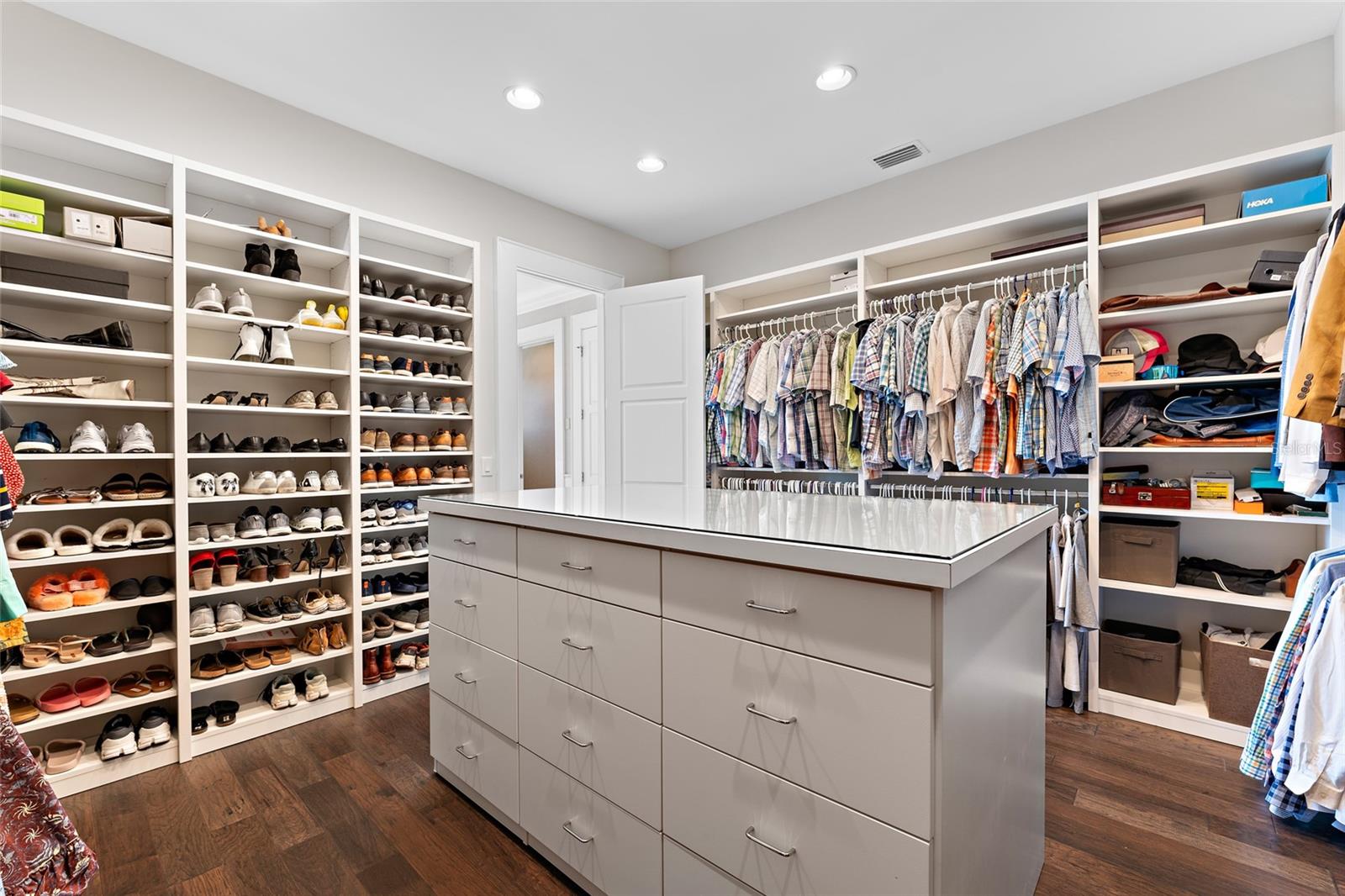 SUNSET PARK ISLES UNIT 5 - Residential