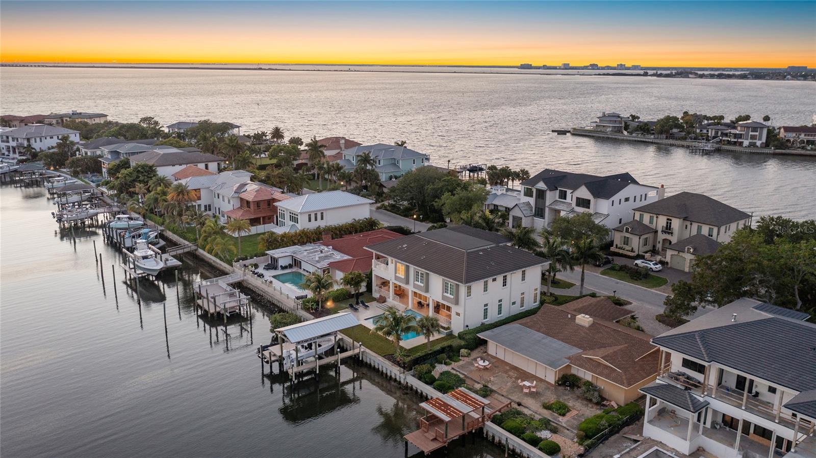 SUNSET PARK ISLES UNIT 5 - Residential