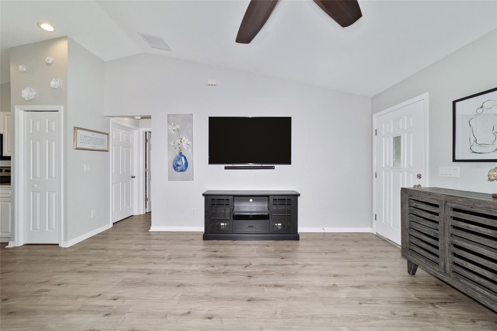 OCALA PARK ESTATES - Residential