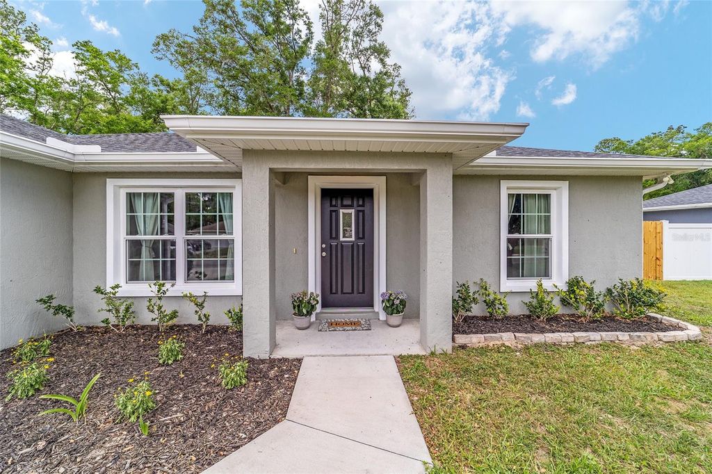 Photo of 5673 NW 57th Place, Ocala, FL 34482 (MLS # OM722285)