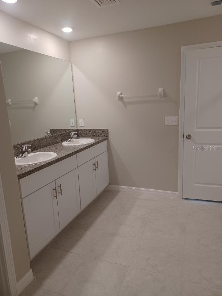 LEISEY SUB - Residential Lease