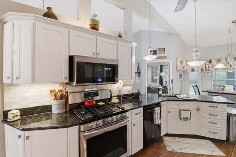 Tiny photo for 4823 SE 14th Street, Ocala, FL 34471 (MLS # OM726296)