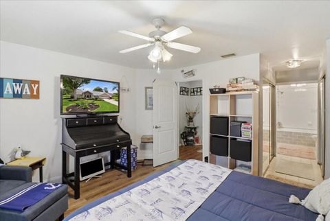 Tiny photo for 4823 SE 14th Street, Ocala, FL 34471 (MLS # OM726296)