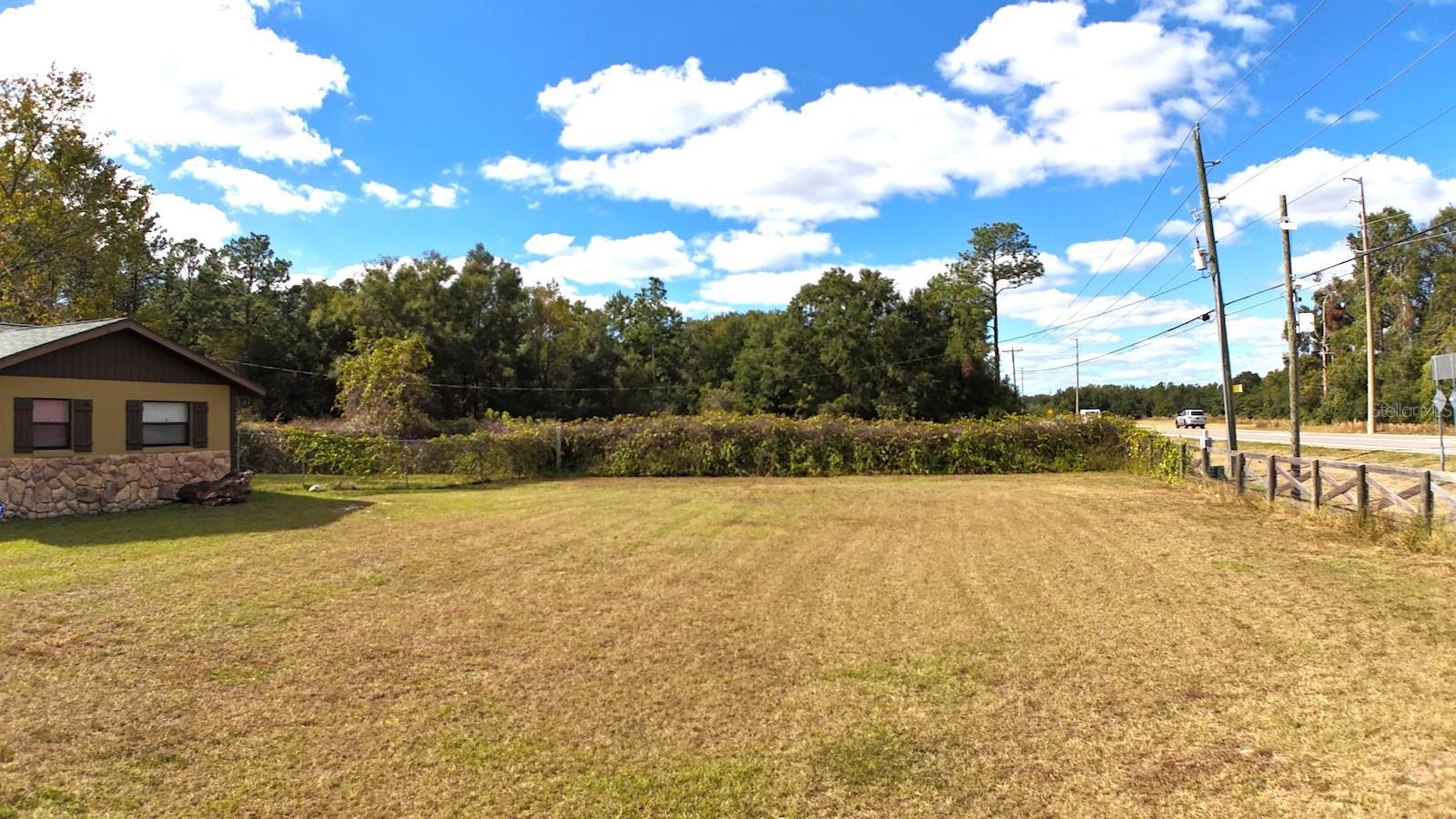 Busy Prime Location on Highway 484, across road from Super Walmart Shopping Center. Low Taxes, Minutes to the bustling historic downtown Ocala & The Villages with ample shopping, restaurants, schools, medical facilities and entertainment.