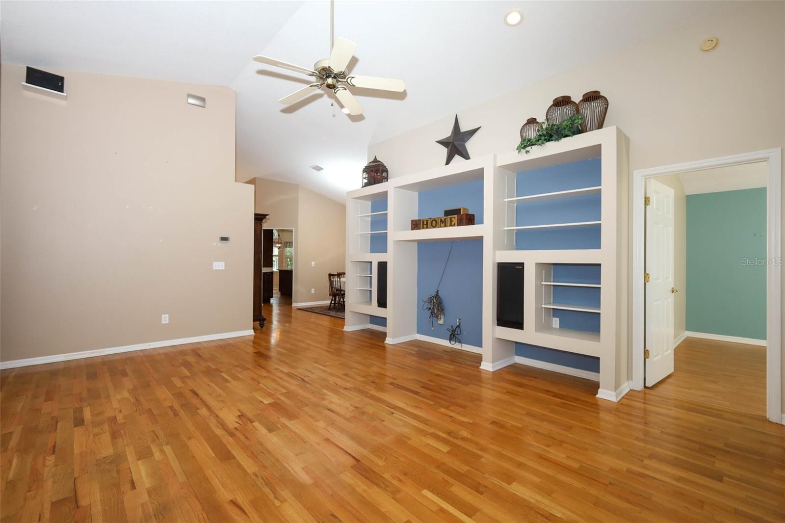 WEKIVA VILLAS - Residential