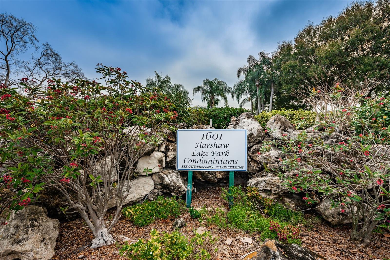 HARSHAW LAKE PARK CONDO - Residential