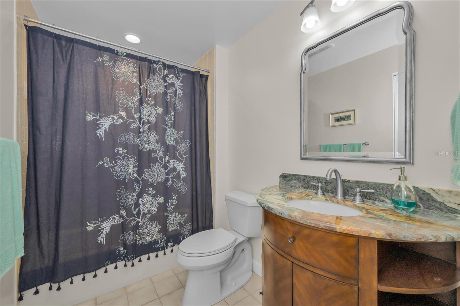 HARSHAW LAKE PARK CONDO - Residential