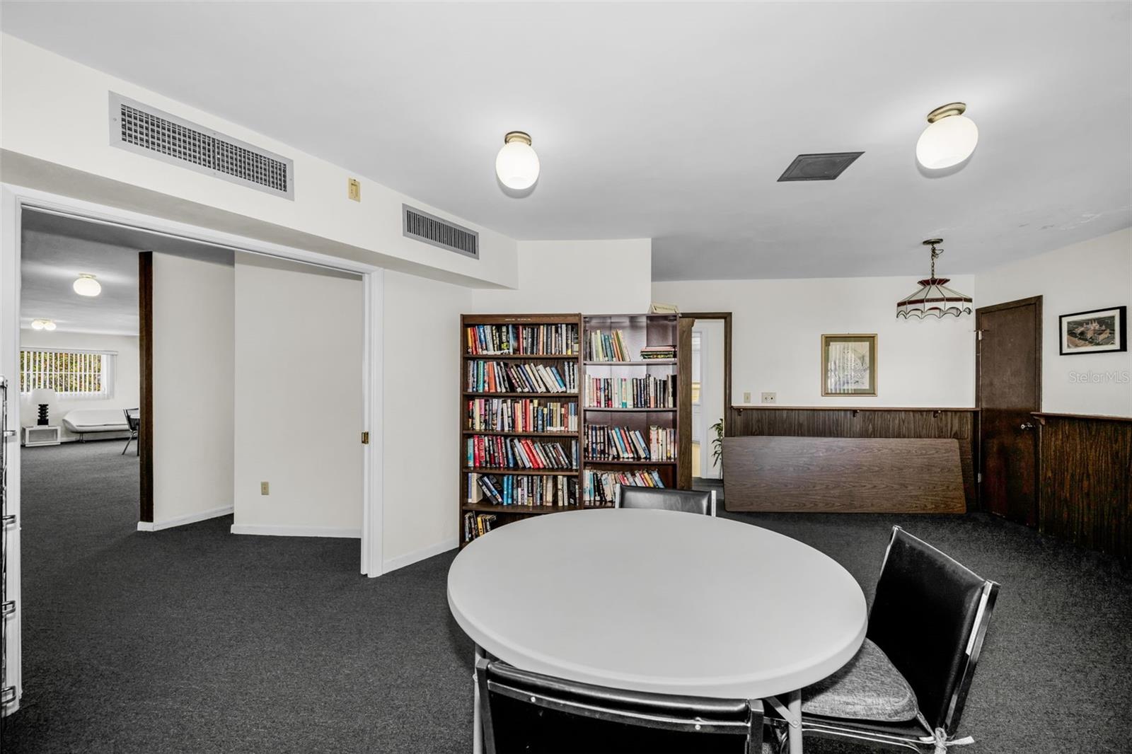 HARSHAW LAKE PARK CONDO - Residential