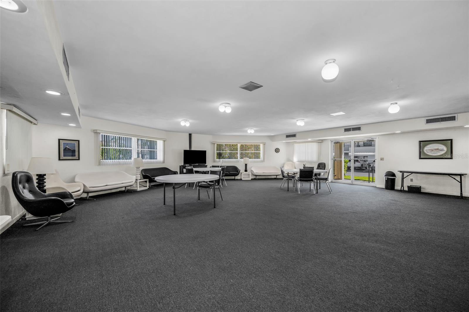 HARSHAW LAKE PARK CONDO - Residential