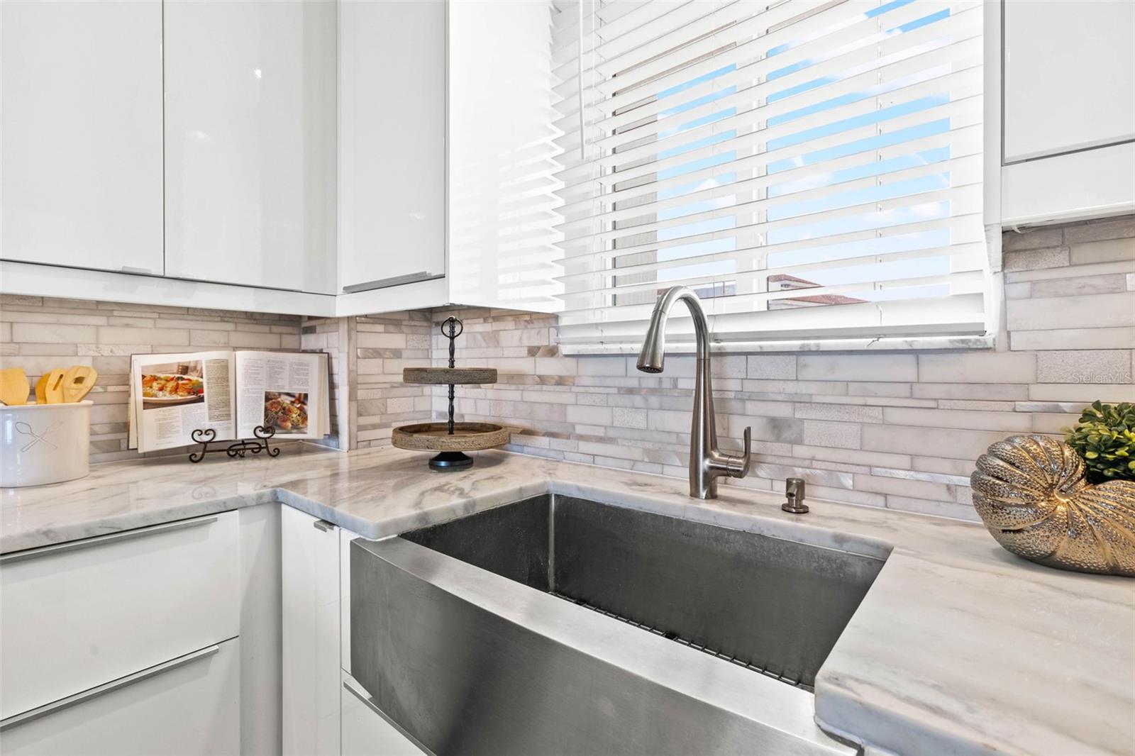 BRIGHTWATERS TOWER OF SNELL ISLE - Residential