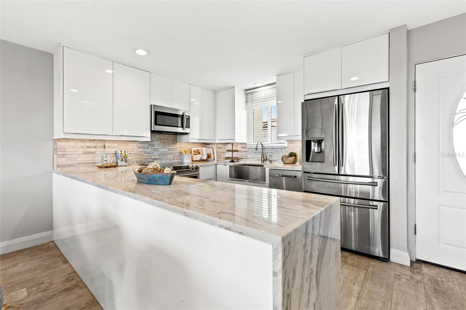 BRIGHTWATERS TOWER OF SNELL ISLE - Residential