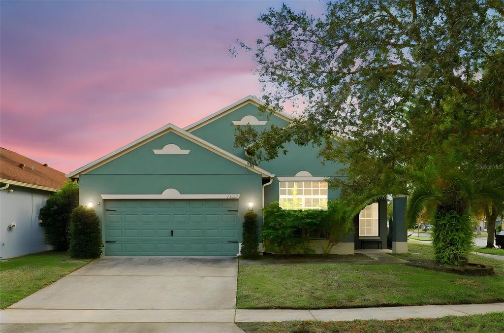 Photo of 13567 Mirror Lake Drive, Orlando, FL 32828 (MLS # O6377070)