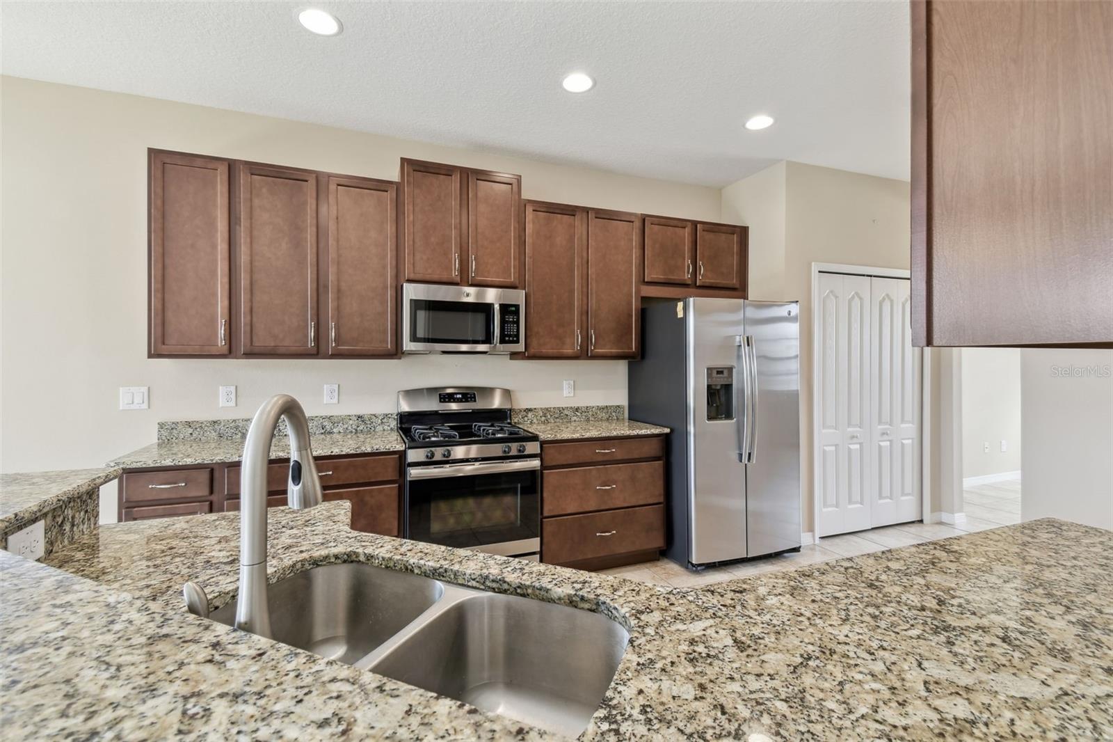 HIGHLAND RANCH THE CANYONS - Residential