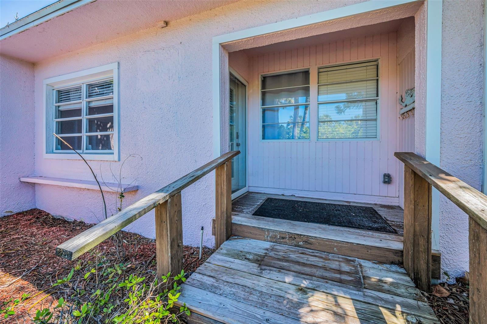 805 BRUCE AVENUE