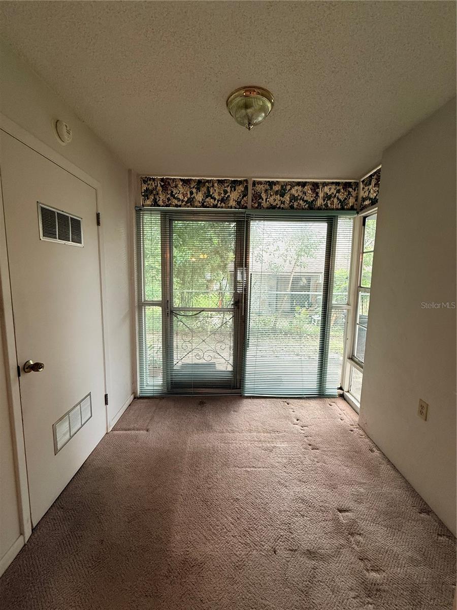 155 N HILL AVENUE 80