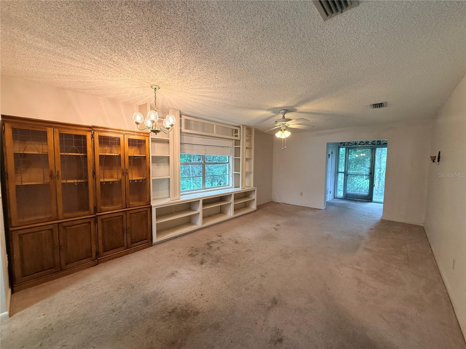 155 N HILL AVENUE 80