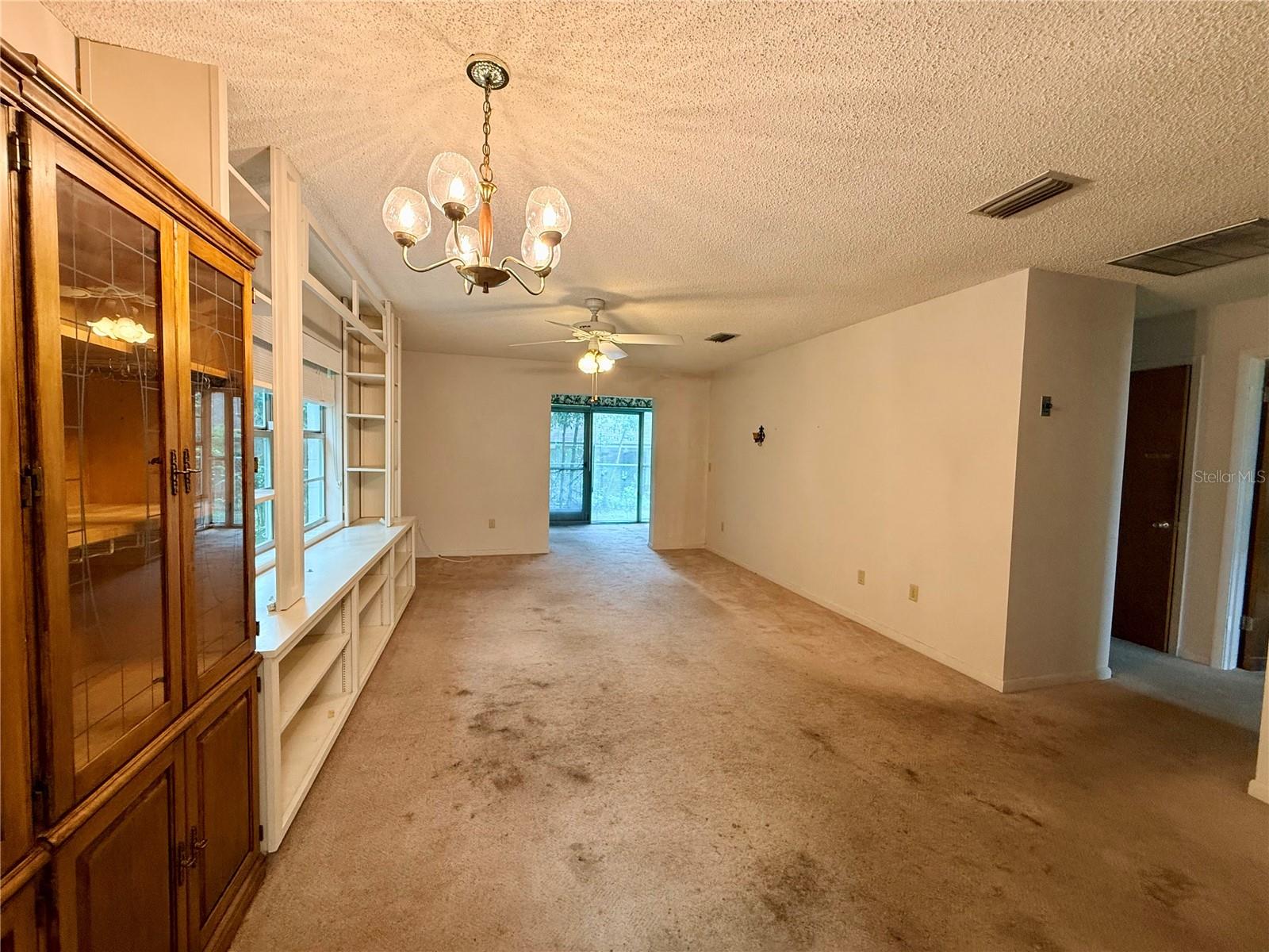 155 N HILL AVENUE 80