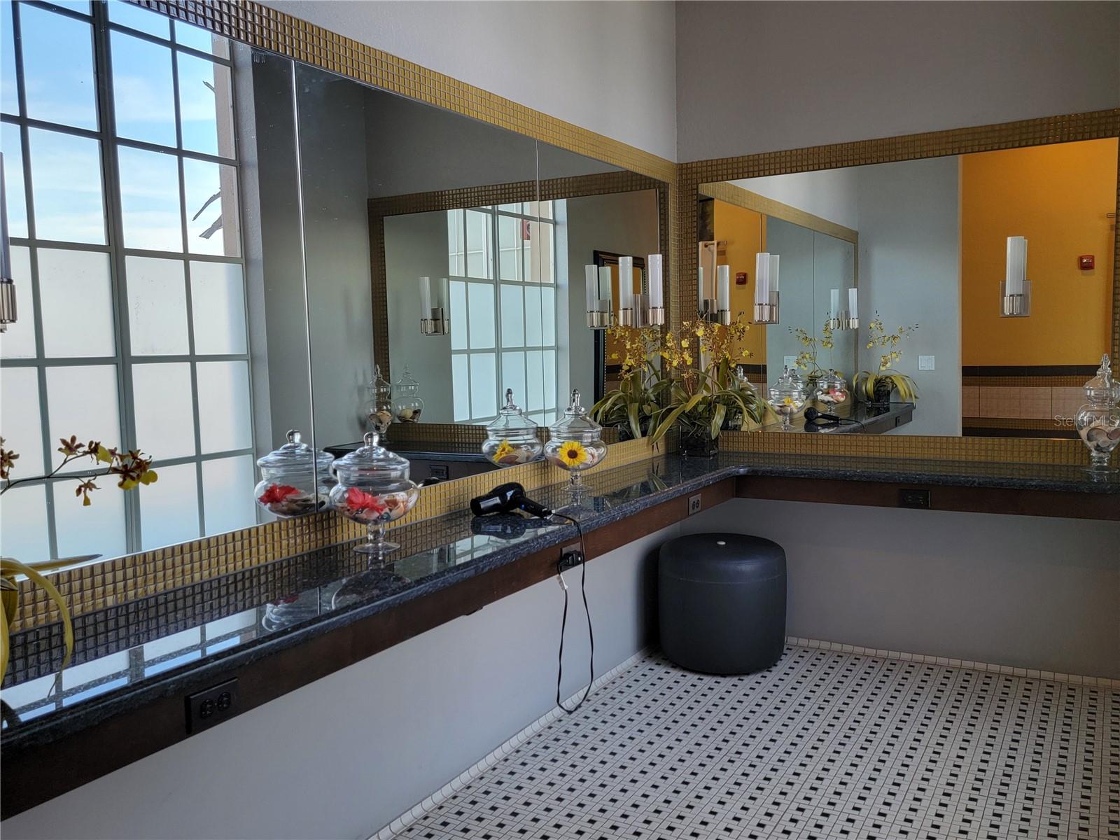 CASCADES/GROVELAND (TRILOGY) - Residential