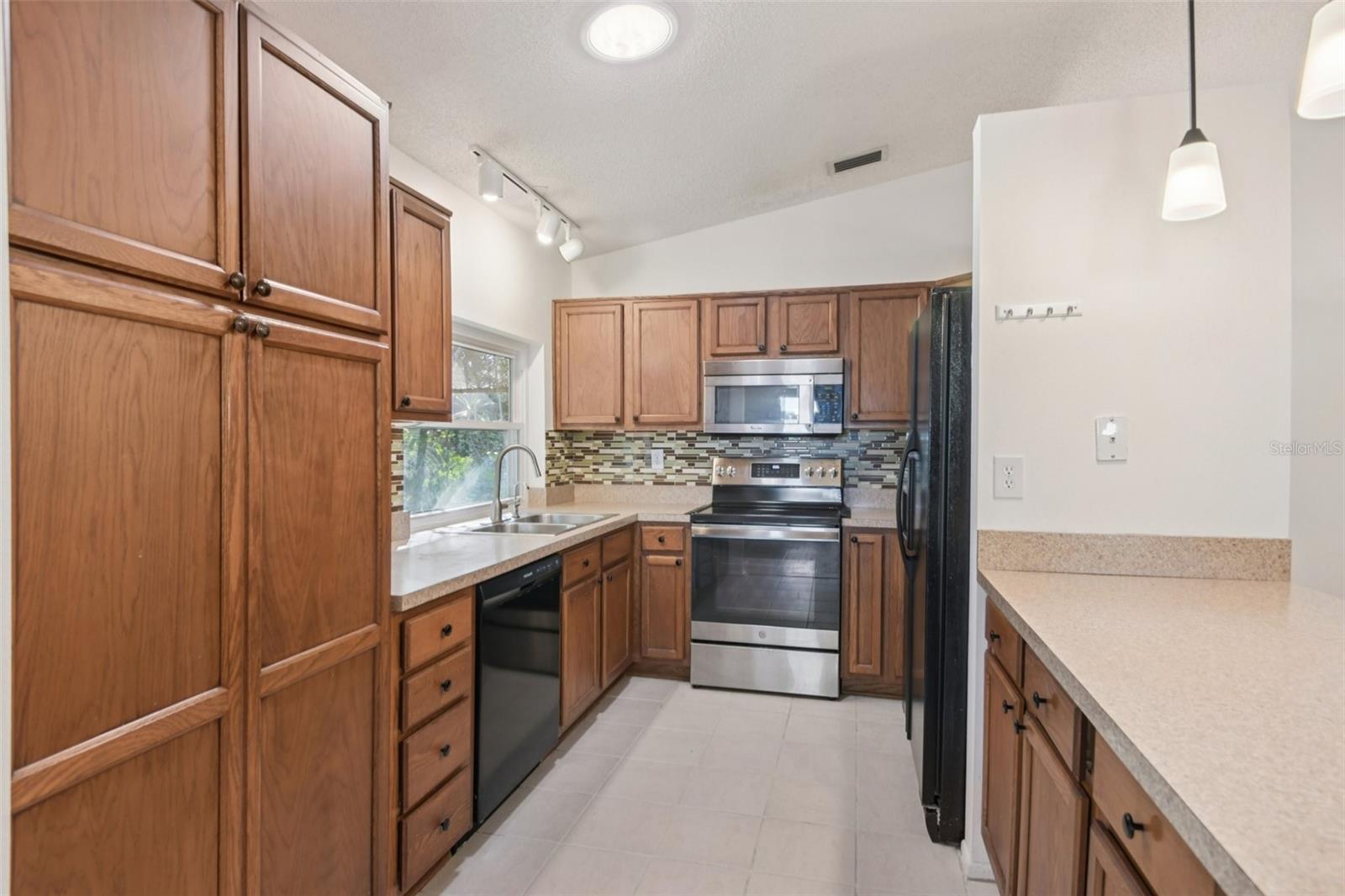 BEACON GROVES UNIT VI - Residential