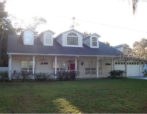 A home in EUSTIS