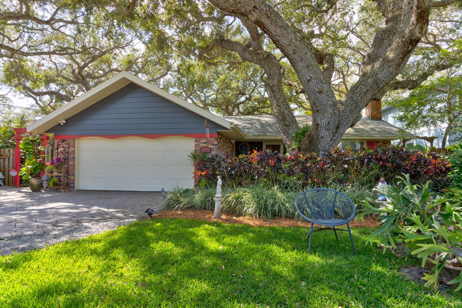 4426 SAXON DRIVE