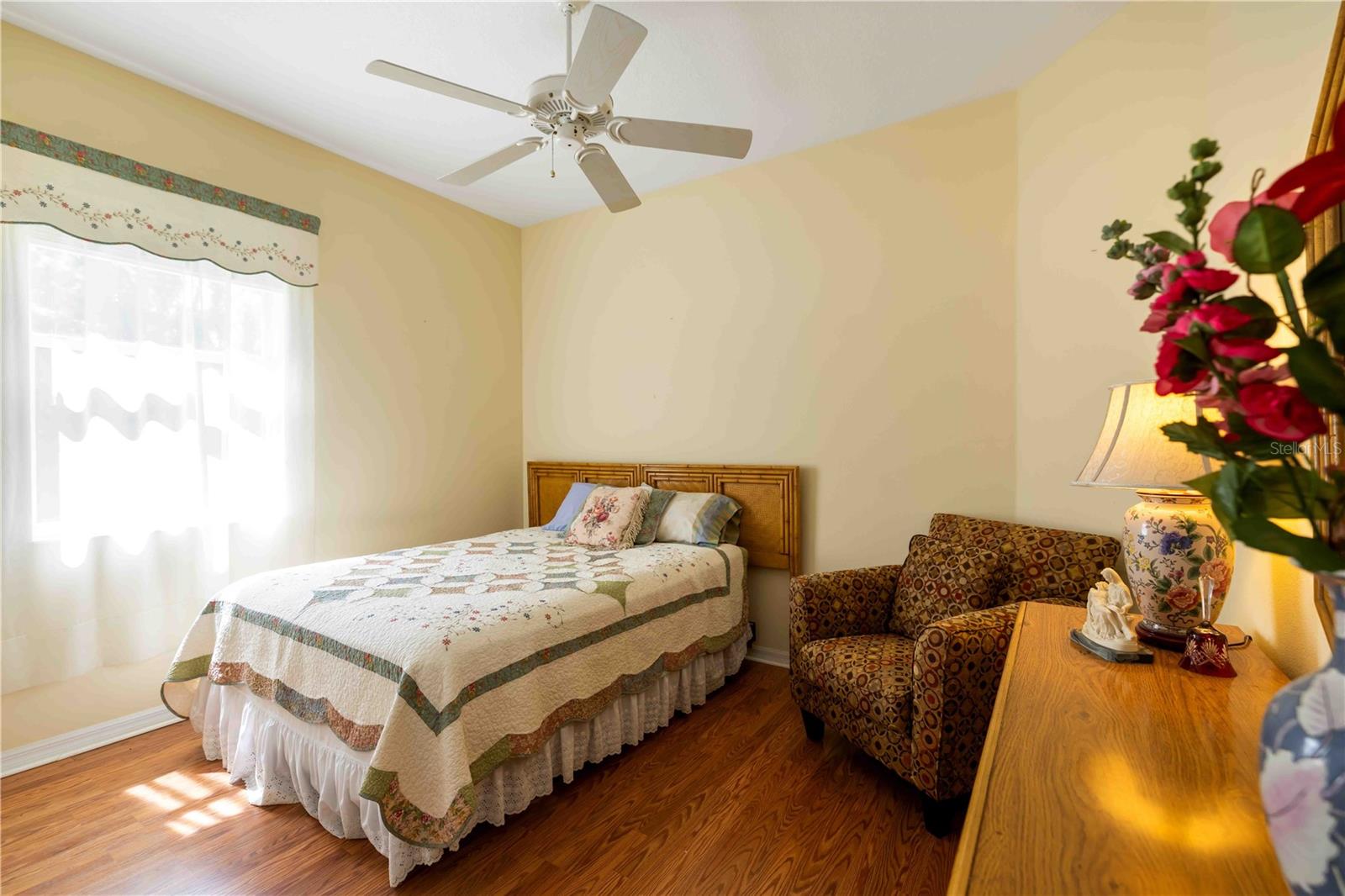 UNIVERSITY PLACE - Residential