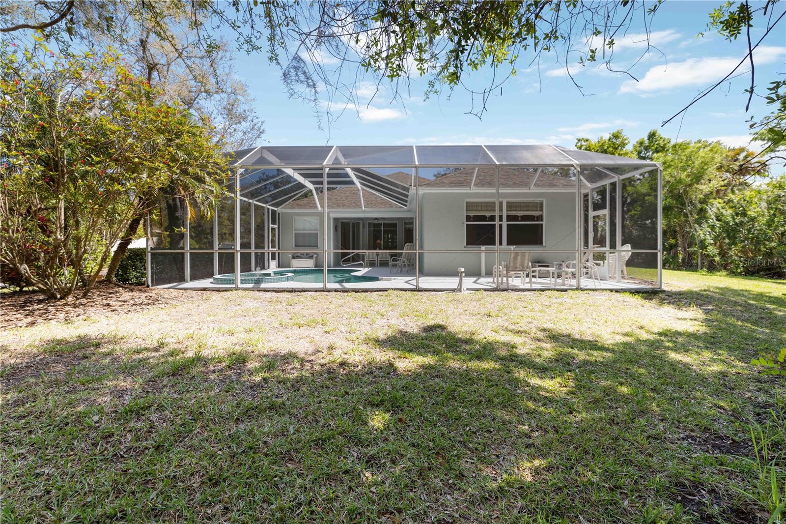 UNIVERSITY PLACE - Residential