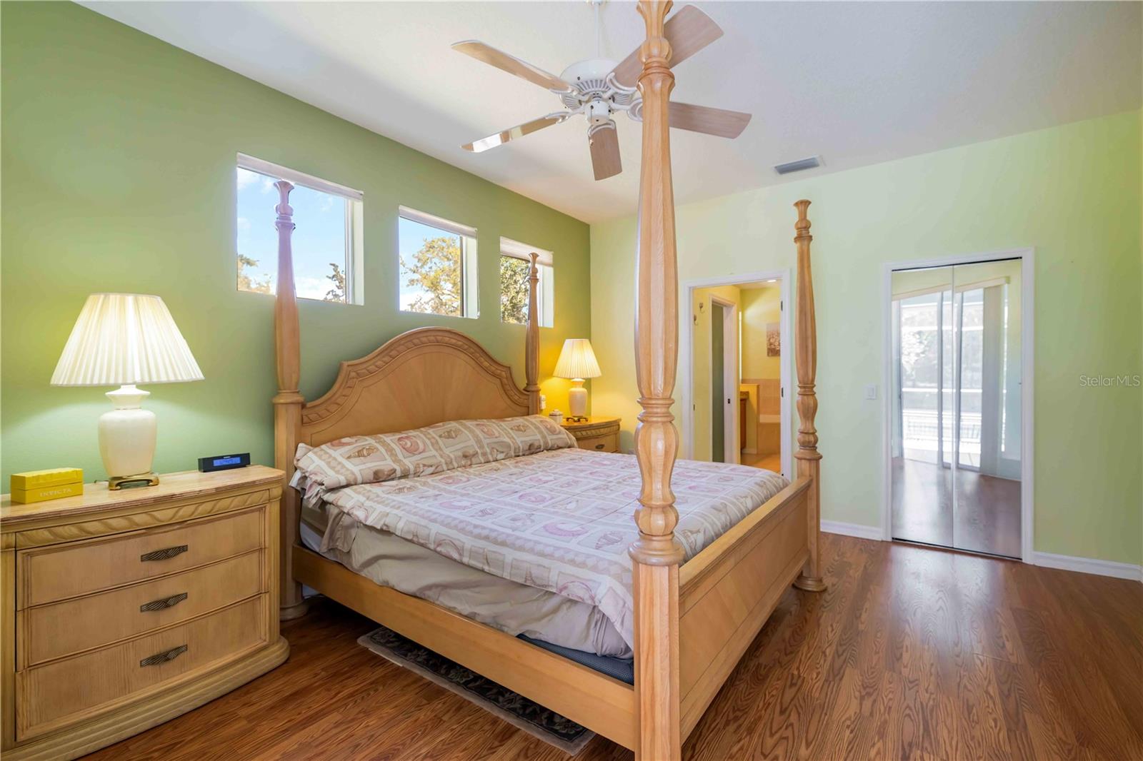 UNIVERSITY PLACE - Residential