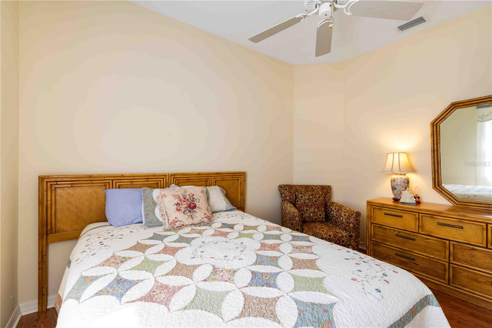 UNIVERSITY PLACE - Residential