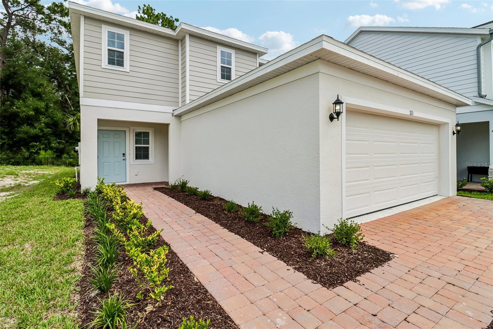 1113 MAJESTY PALM CIRCLE