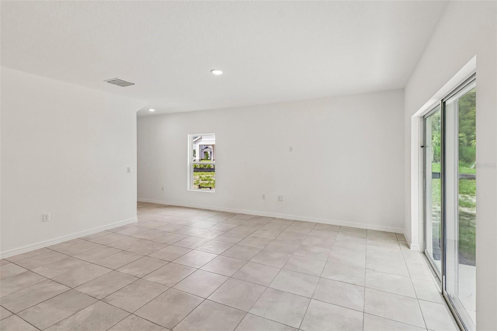 1113 MAJESTY PALM CIRCLE