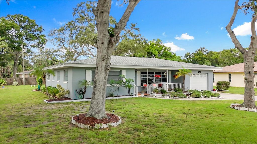 Photo of 108 Indian Rocks Road S, Belleair Bluffs, FL 33770 (MLS # TB8410728)