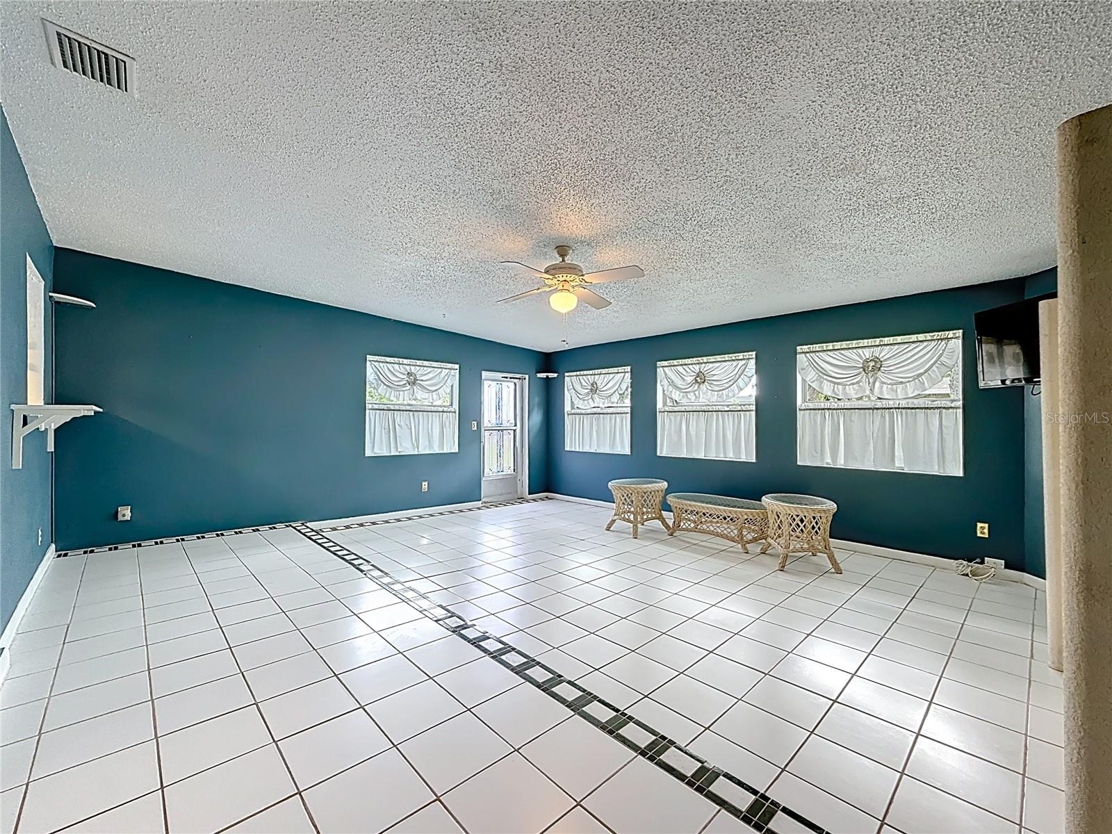 HARBOR BLUFFS SEC 1 - Residential