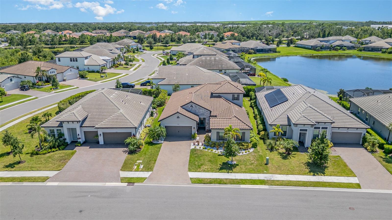 2028 WOODLEAF HAMMOCK COURT